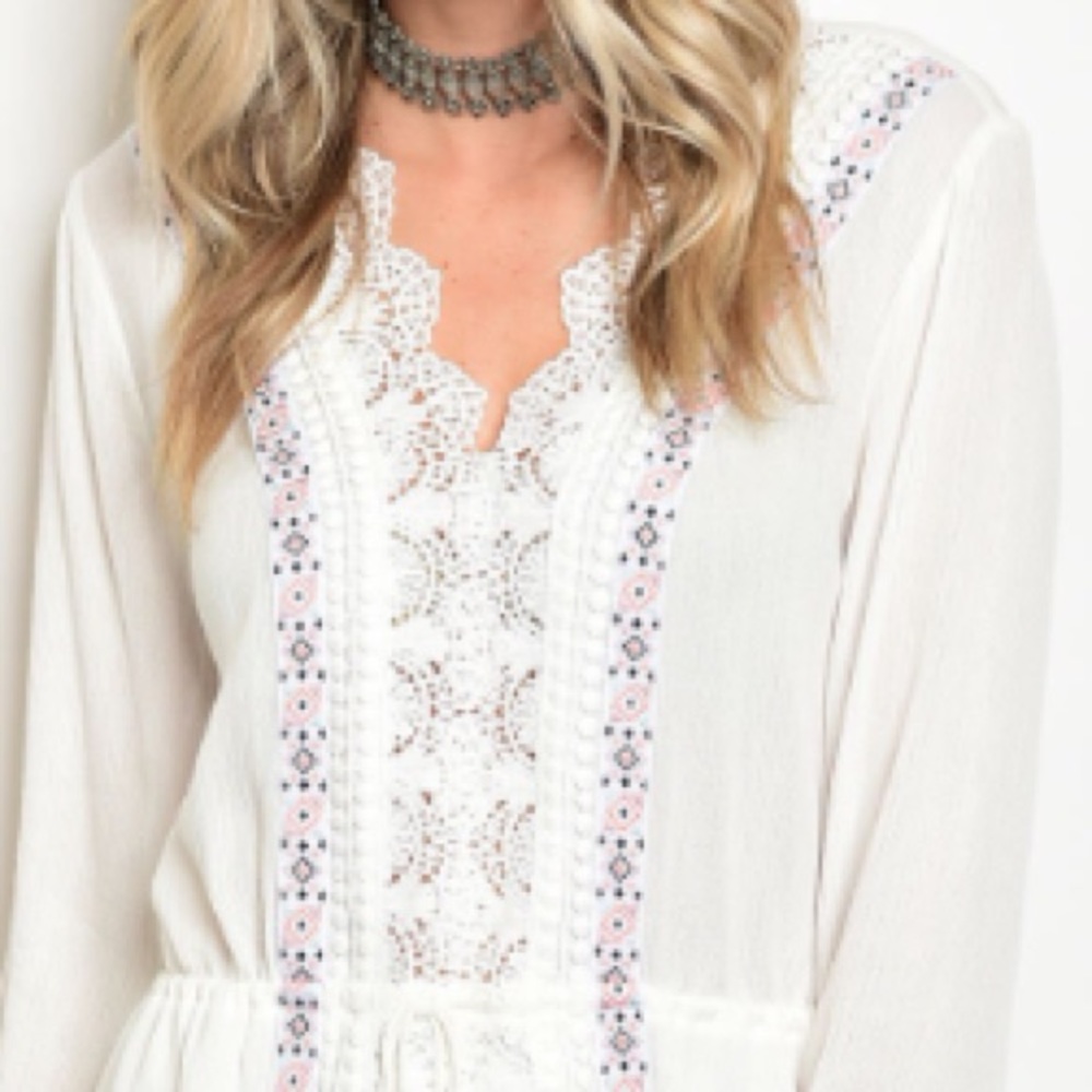 White v-neck shift dress w/embroidered detail - Picture 4 of 8